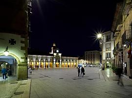 ¡La Plaza de España de Avilés brilla con luz propia!