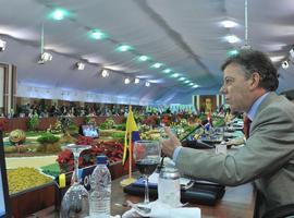 \"La paz es un asunto interno colombiano y vamos a resolverlo los colombianos\"