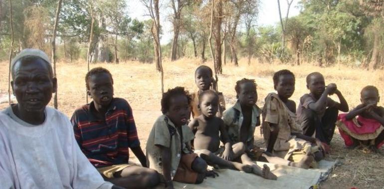 Sudán: miles de personas huyen del conflicto para refugiarse en Sudán de Sur