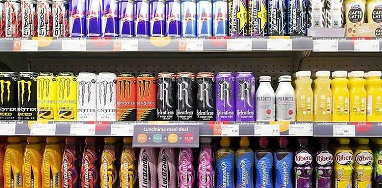Avance en la regulación de la publicidad de bebidas energéticas para proteger a los menores