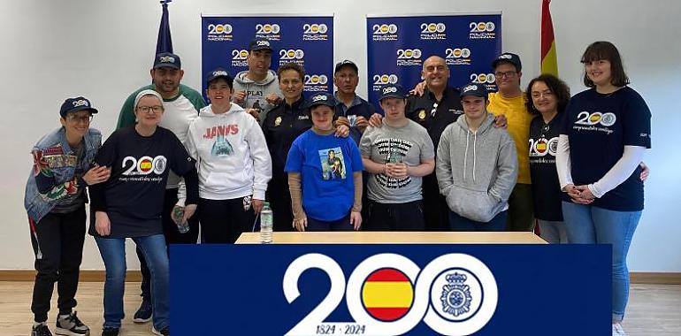 La Policía Nacional celebra su bicentenario con una jornada inclusiva junto a la Asociación Nora