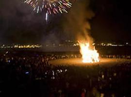 Asturias brilla en la Noche de San Juan: Fuegos, música y tradición