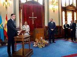 El Consejero de Hacienda, Guillermo Peláez, inicia su permiso de paternidad tras el nacimiento de su segundo hijo