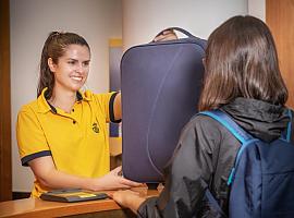 Correos te ofrece en verano útiles servicios: consigna para viajeros, cambio de divisas y mucho más
