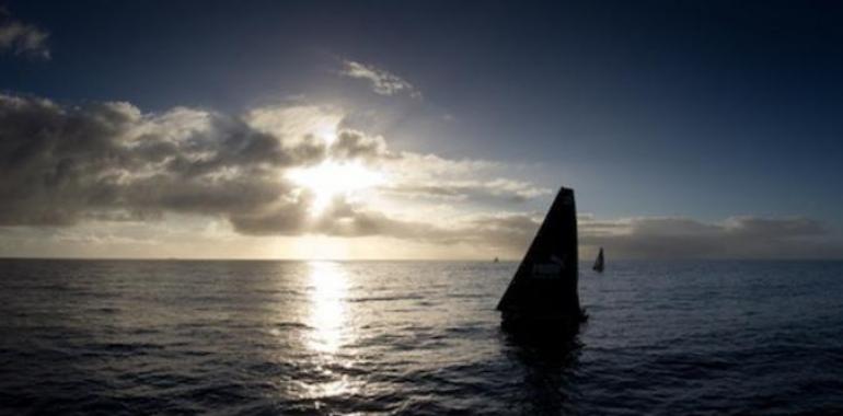 La flota de la Volvo Ocean Race navega ya en la segunda etapa “pirata”