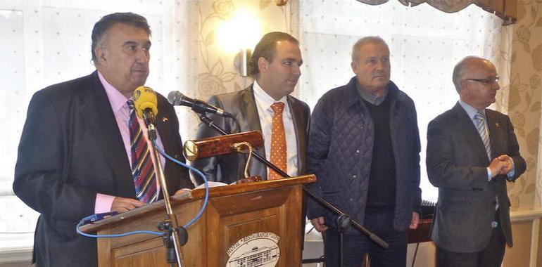 El Coro Peña Roballera presentó  El canto del asturiano