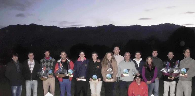 Premios del Torneo de Navidad de Golf Ayuntamiento de Llanes