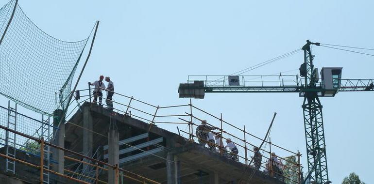 UGT y CCOO convocan una concentración en defensa de la Construcción en Asturias