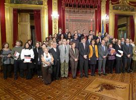 Barcina entrega las becas a la investigación y los premios “Séneca a la Excelencia” 