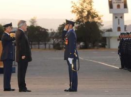 Piñera en la ceremonia de graduación en la FACH