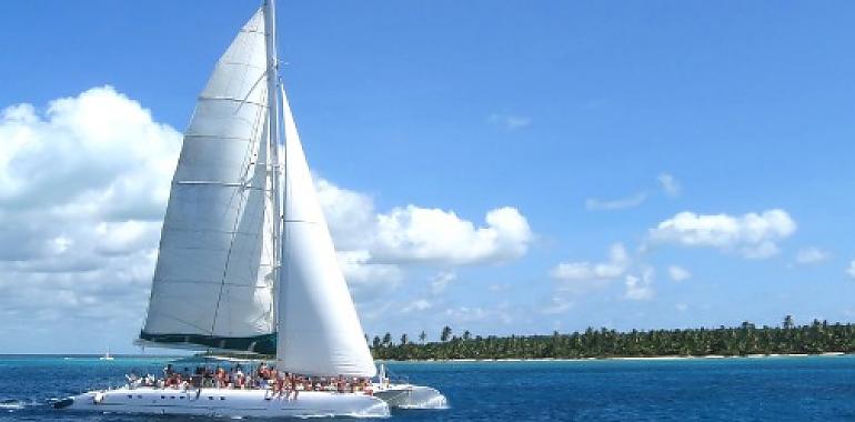 Tenerife desde el mar: una experiencia en catamarán que no olvidarás jamás