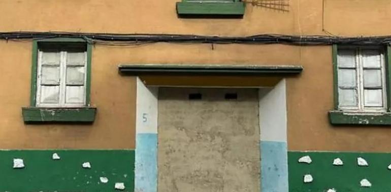 Vecinos de Cancienes toman la iniciativa: tapiado y desalojo de un okupa violento en Corvera