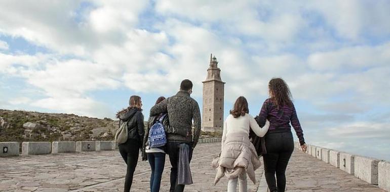 Descubre La Coruña con los cinco sentidos: tour gastronómico, paseo por el casco histórico y visita a la Torre de Hércules