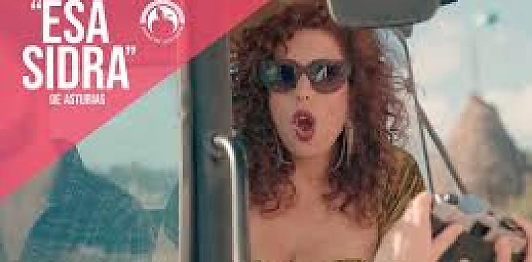 La Niña de la Camocha revoluciona la promoción de la sidra de Asturias con el vibrante videoclip "Esa sidra"