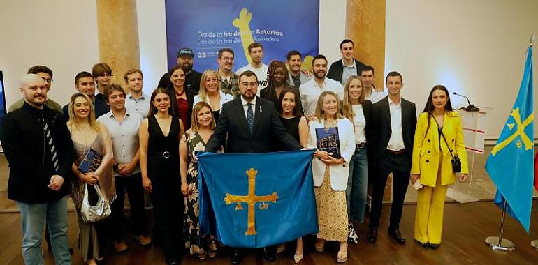 Barbón propone legislar el Día de la Bandera y convertirlo en fiesta institucional