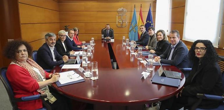 Asturias propone cinco días para honrar su historia, sus símbolos y a sus víctimas: Barbón quiere blindar la memoria colectiva del Principado por ley