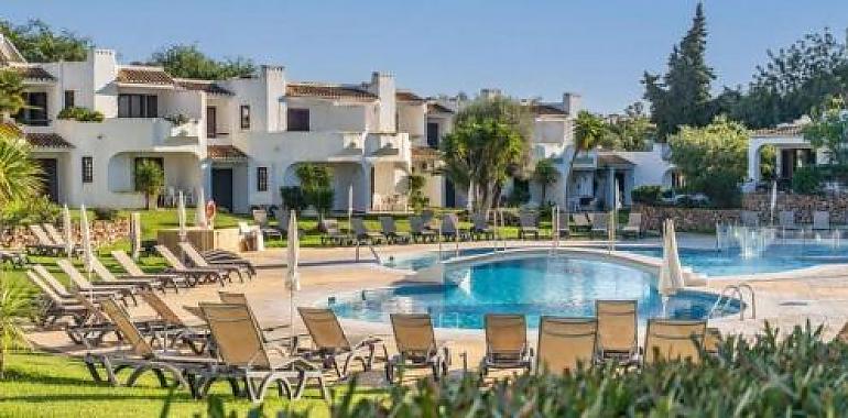 Descubre Albufeira este verano: playas doradas, piscina infinita y relax total desde solo 724 € por persona