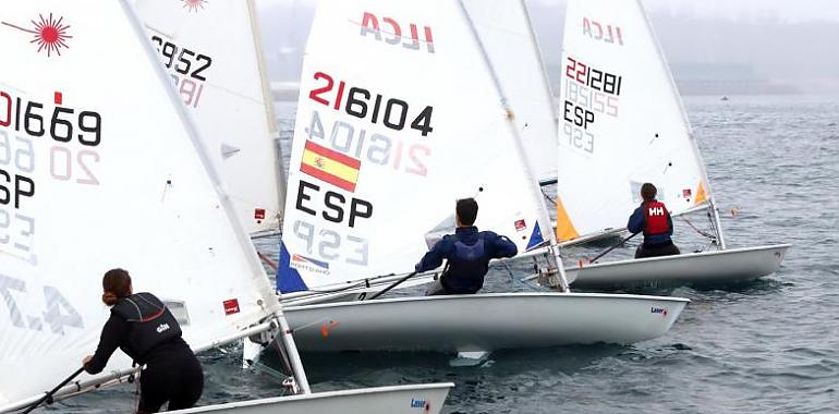 Alma Pérez, Aida Marqués y Francisco Silvela brillan en el XX Trofeo Santa Catalina del Club Astur de Regatas