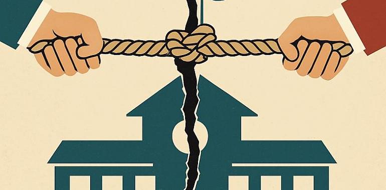 Dimisión en cadena, huelga indefinida y negociaciones al límite: la escuela pública asturiana al borde del colapso