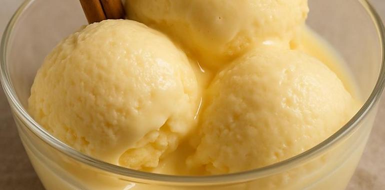 Recetas de una abuela asturiana:  Helao de mantecao “estruyentu”  (¡que ya huele a verano hasta por la rendija del desván!)