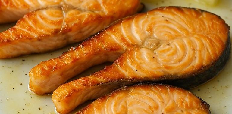Recetas de una abuela asturiana: Salmón a la sidra (Pa que moques el pan, cielín)