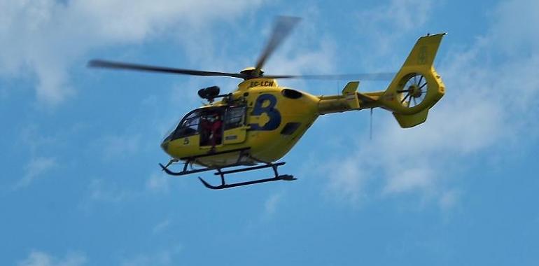  Un avilesino de 56 años muere en Pravia al volcar su tractor, la tercera víctima mortal en un accidente similar este año en Asturias