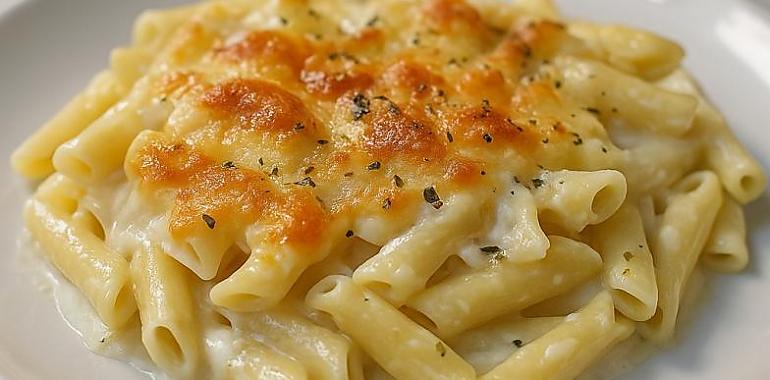 Recetas de una abuela asturiana: Macarrones gratinaos al fornu con bechamel y quesín ( que presta como un culete de sidra un día de romería)