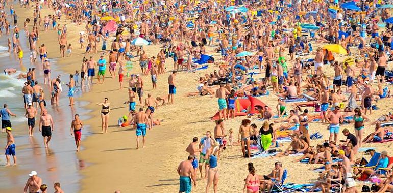 Récord histórico a la vista: el verano turístico en Asturias se dispara por el calor extremoy las reservas anticipadas