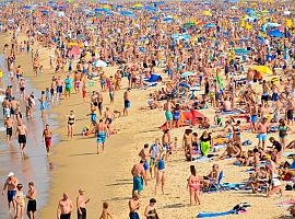 Récord histórico a la vista: el verano turístico en Asturias se dispara por el calor extremoy las reservas anticipadas