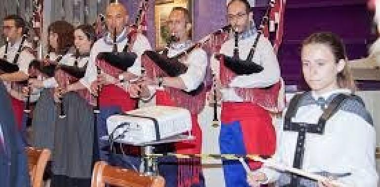 Cudillero entrega su alma en oro: Canteli, Volotea y las mujeres de Santana, galardonados con la XLVI Amuravela de Oro