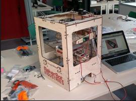 Una impresora 3D, útil para crear prototipos