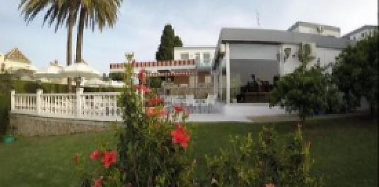 Escápate a Málaga por menos de lo que imaginas: descubre el Complejo Los Rosales desde 298 €