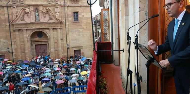 Alfredo Martínez, orgullo ovetense desde Ottawa: “Somos de Oviedo, seres privilegiados” abre San Mateo con emoción, música y miles de planes para doce días de fiesta