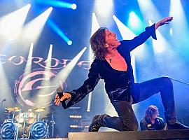 Europe hace vibrar Oviedo: 6.000 gargantas corean “The Final Countdown” en una noche histórica en La Ería