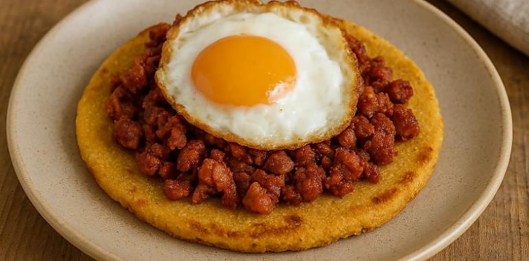 Recetas de una abuela asturiana: Tortos de maíz con picadillu y güevu frito (pa que pongan contento hasta’l más enfurruñáu del pueblu)