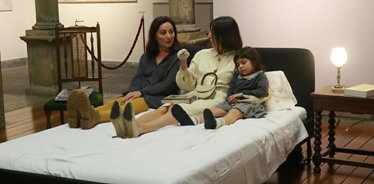 El arte toma la noche en Gijón: una Noche Blanca más grande, diversa y con público entregado