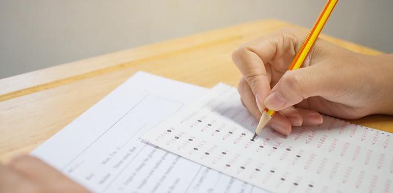 5.329 aspirantes se examinan mañana para 484 plazas de auxiliar de enfermería del Principado