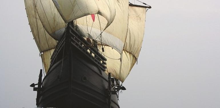 Cuando el mar volvió a Avilés: la Nao Victoria surca cinco siglos de historia y atraca junto al Niemeyer