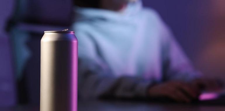 El Gobierno de Asturias aprueba una ley pionera en España que prohíbe la venta y el consumo de bebidas energéticas a menores de 16 años