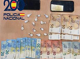 Detenido en Oviedo con una libreta de “ventas” de cocaína: así cayó el traficante sorprendido por la Policía Nacional