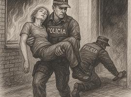 Heroico rescate en Ceares: dos policías salvan a una mujer inconsciente de un piso en llamas