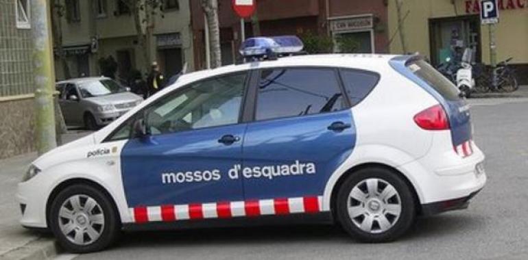 Detenido en Cataluña un vecino de Oviedo cuando embargaba un piso disfrazado de guardia civil