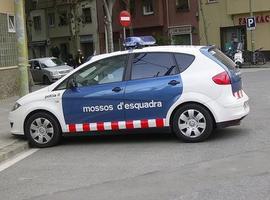 Detenido en Cataluña un vecino de Oviedo cuando embargaba un piso disfrazado de guardia civil