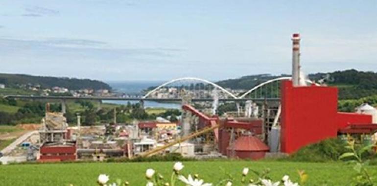 Ence sacude Navia: mantiene los 97 despidos pese a las inversiones millonarias y la planta entra en su mayor crisis en años