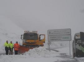 Ocho puertos de montaña y dos carreteras del Principado requieren cadenas