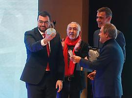Barbón reivindica que “Asturias marca hoy el camino” tras años de resistencia: reconocimiento histórico en los Premios Anastasio de Gracia