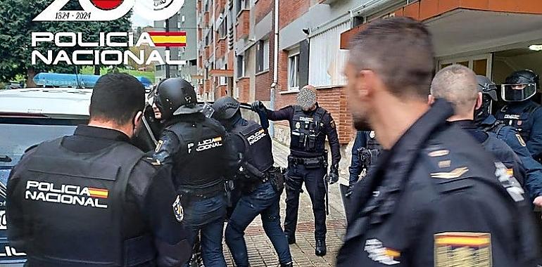 Liberada en Langreo tras más de diez días encerrada: una intervención policial pone fin a un caso extremo de violencia machista
