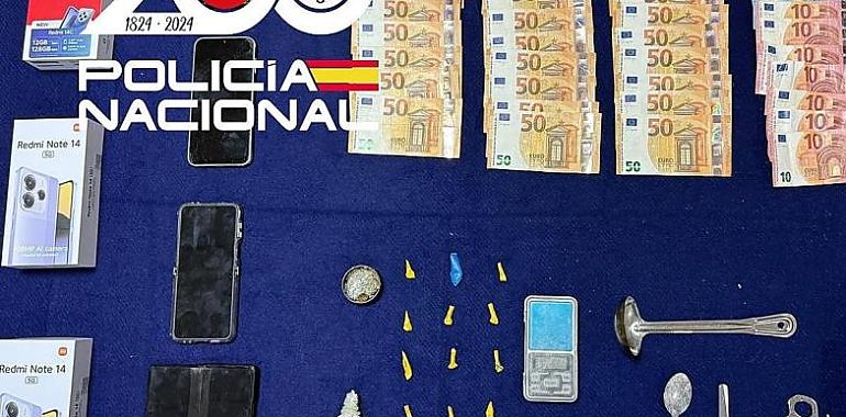 Cambiaban cocaína por comida robada: desmantelado un narcopiso en Villalegre