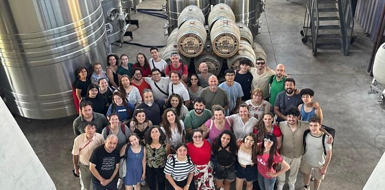 Asturias suena y baila al otro lado del Atlántico: Mendoza reúne a 56 alumnos en el gran curso de la Escuela de Asturianía en América