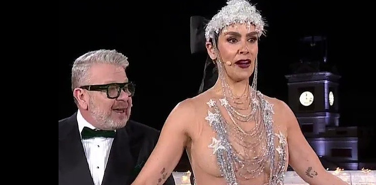 Cristina Pedroche vuelve a hacerlo: el vestido imposible que dejó sin palabras las Campanadas de 2025